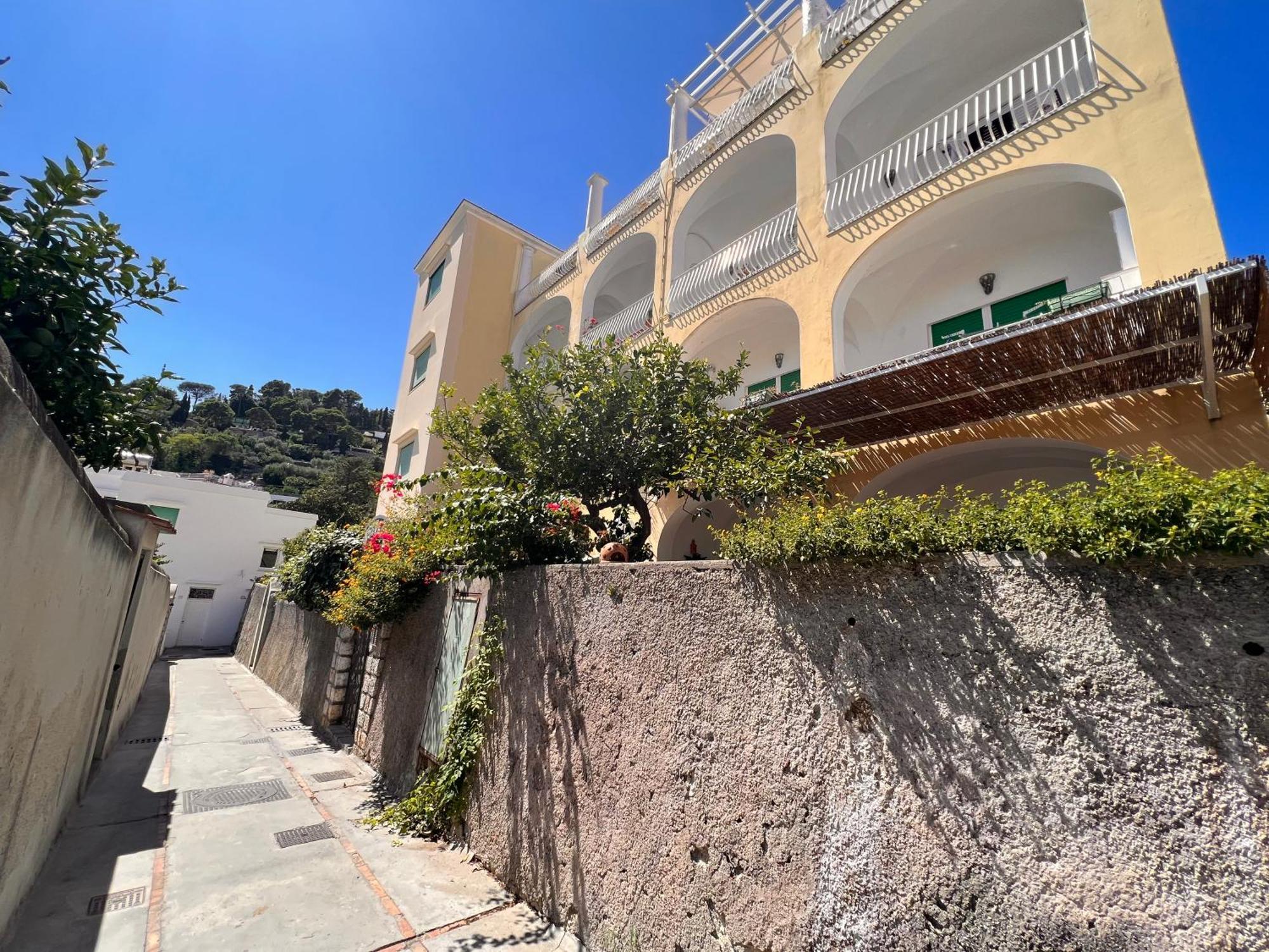 Suite Apartment Capri Con Jacuzzi In Piazzetta Exteriér fotografie